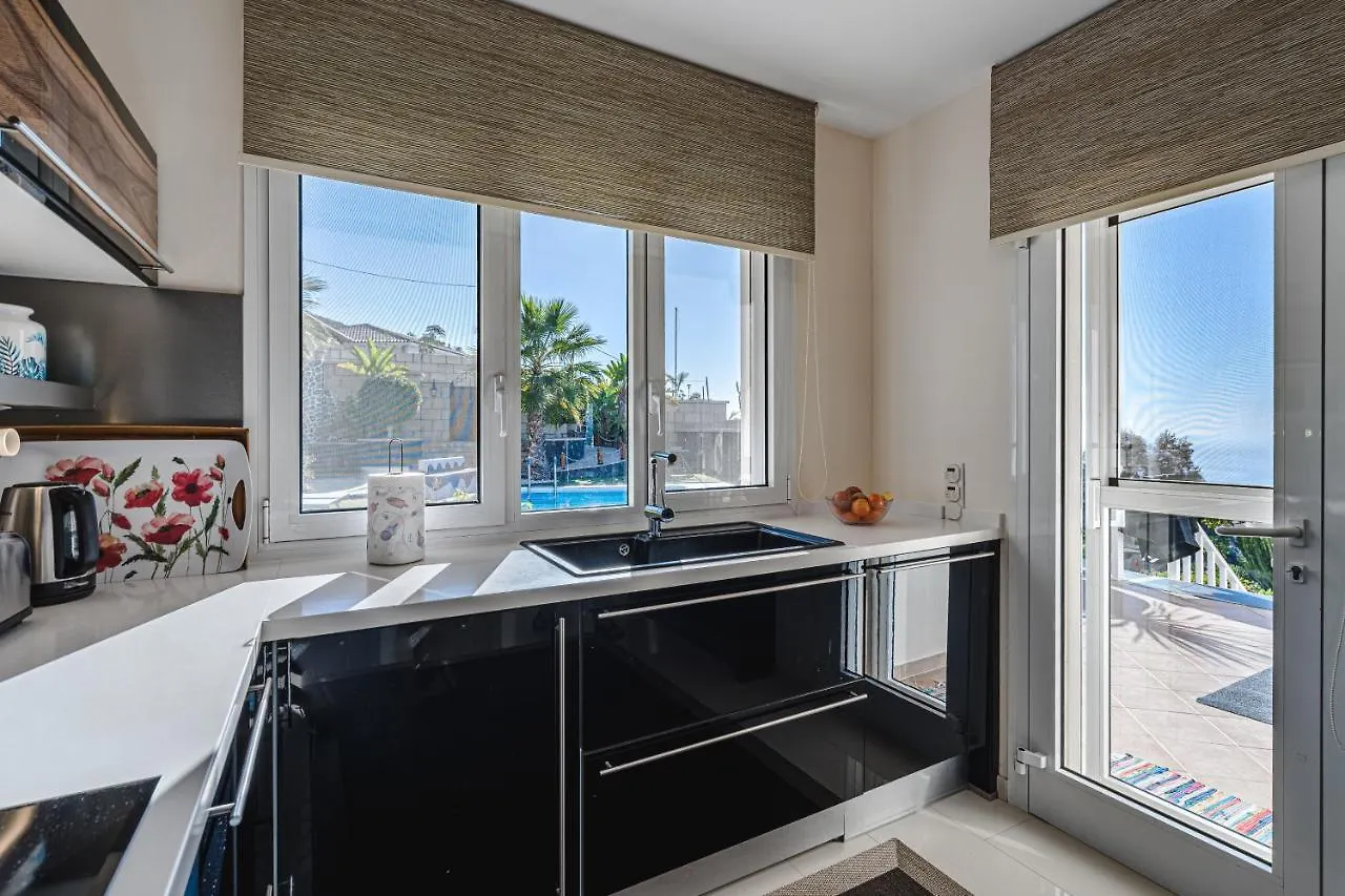 אדחה Luxusvilla Sol Y Mar Mit Grandiosem Meerblick וילה